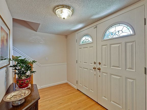 4th image of 743 Chopin Dr