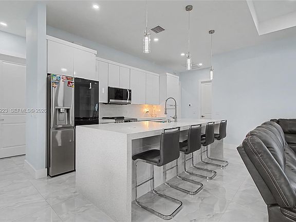 5th image of 3705 23rd St SW