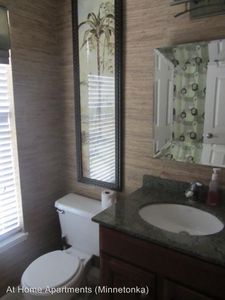 6010 Chasewood Pkwy APT 201, Minnetonka, MN, 55343