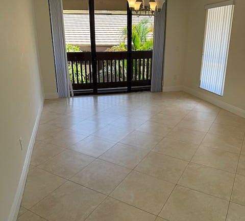 4th image of 9256 Sabal Ridge Cir #D