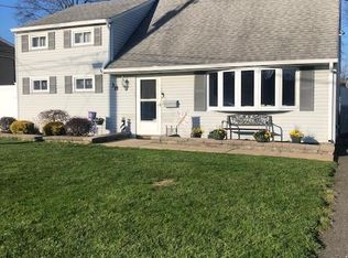 38 Wendy Rd, Colonia, NJ 07067