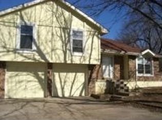 700 SW Blue Pkwy, Lees Summit, MO 64063