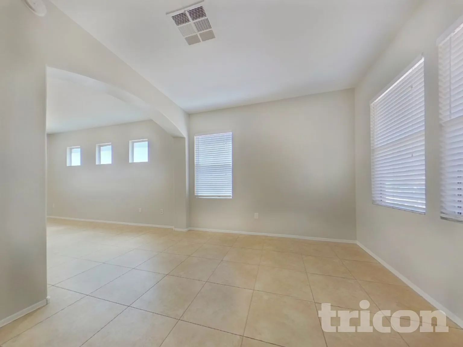 7413 S 40th Lane Phoenix AZ — Photo 4