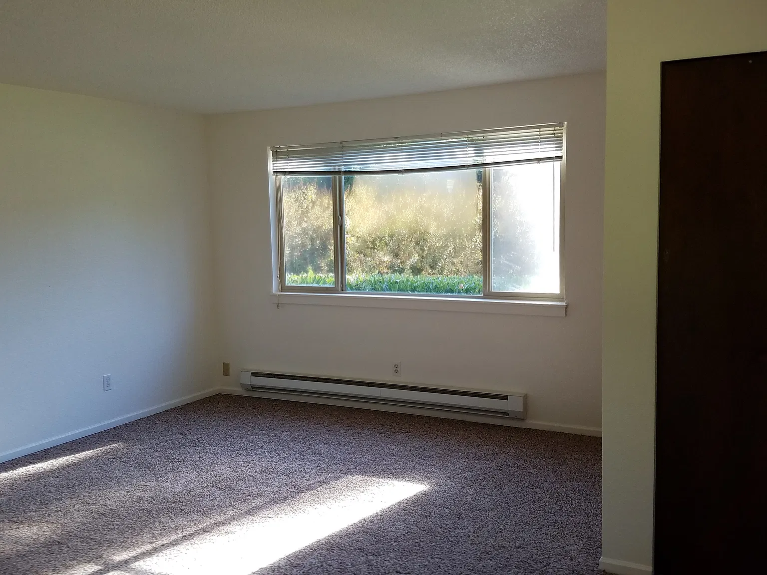2 bed, 752 sqft, $1,600 — Photo 2