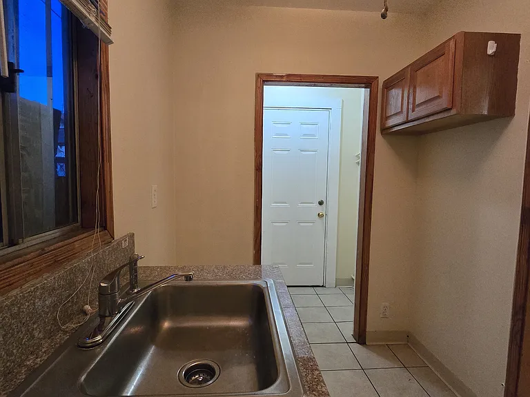 6122 1/2 Stafford Ave — Photo 8