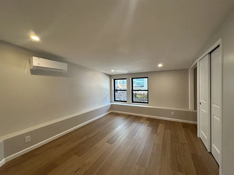 58 Easton Ave — Photo 7