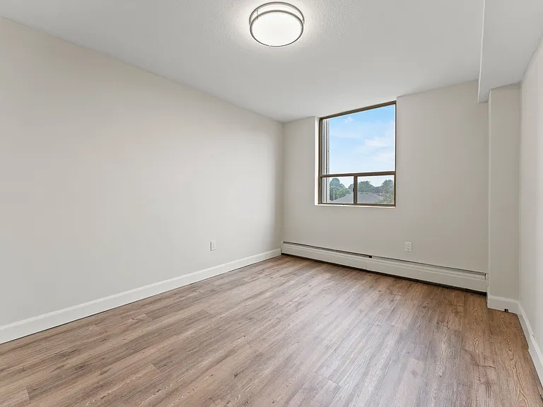 47 Memorial Dr — Photo 18