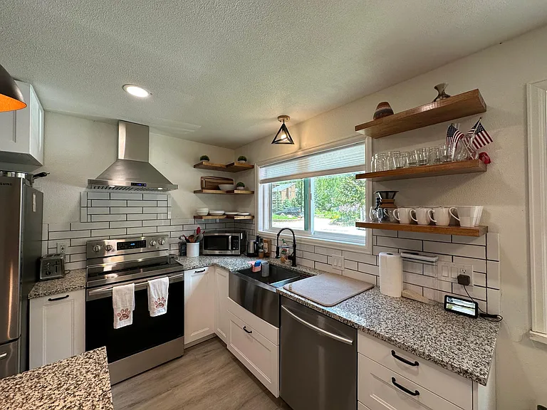 1435 Marion St #2 — Photo 6
