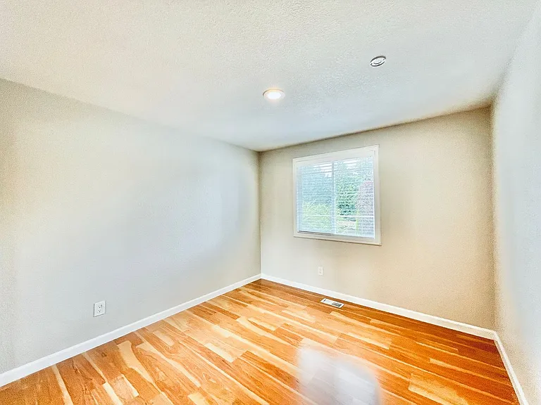 5614 17th Ave SW — Photo 19