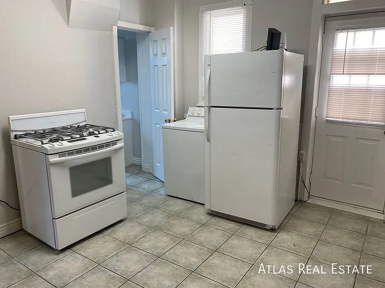 2945 N Marion St — Photo 13