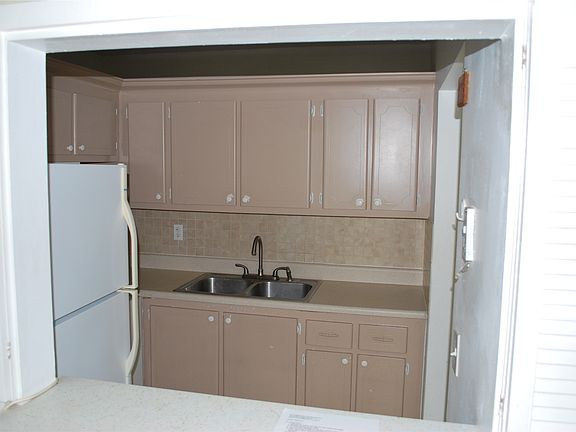 5th image of 151 Northampton St #H