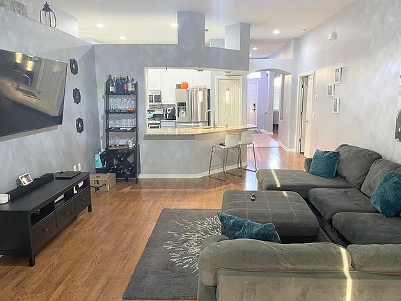 3rd image of 4441 Havelocke Dr