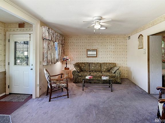 3rd image of 1129 Pleasant Ave