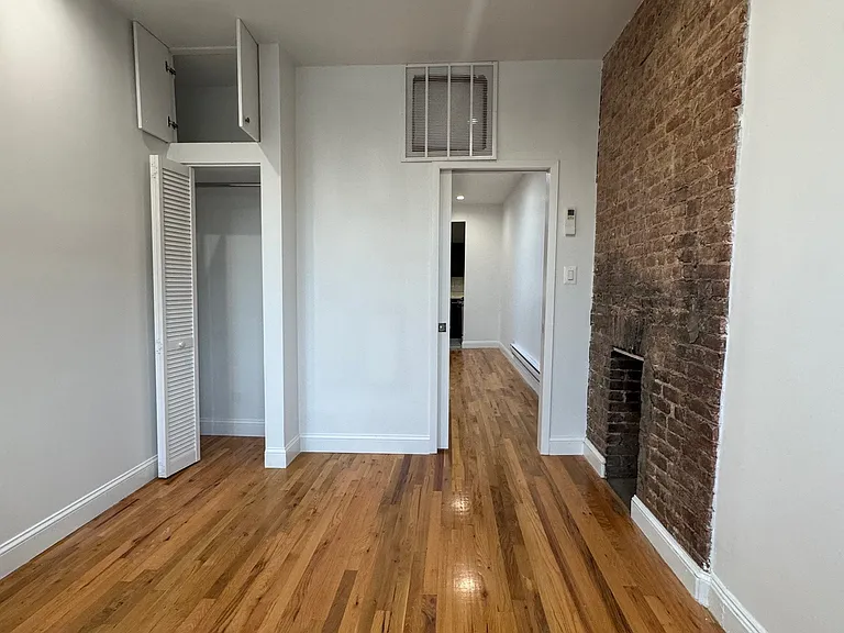 228 Monroe St #4 — Photo 7