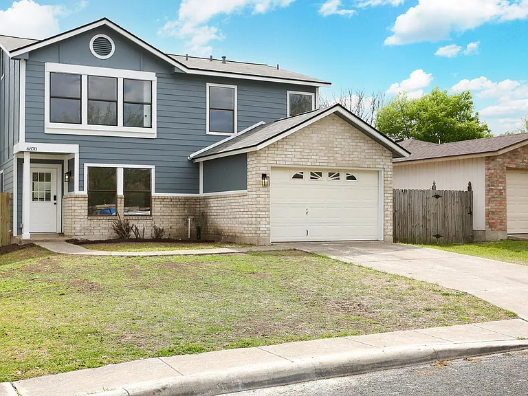 6870 Flaming Ridge Dr — Photo 2