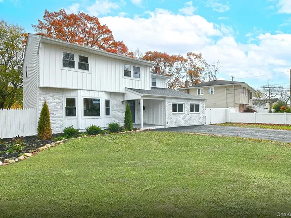 11 Cayuga Avenue, Deer Park, NY 11729