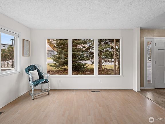 5th image of 9 N Elliott Avenue