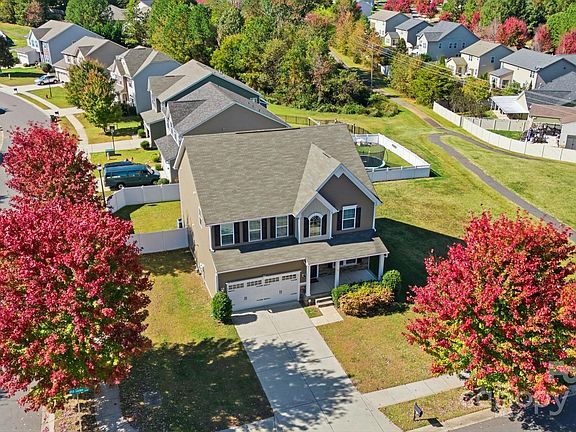 3rd image of 3717 English Garden Dr