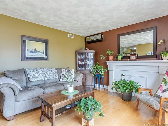 4th image of 162 Queen Mary Rd