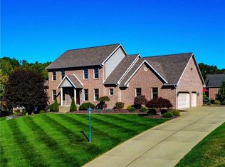 123 Heartland Dr, Butler, PA 16001