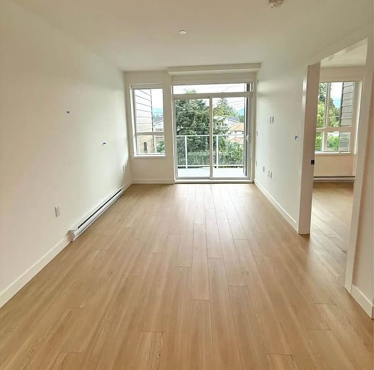 1st image of 723 Grover Ave