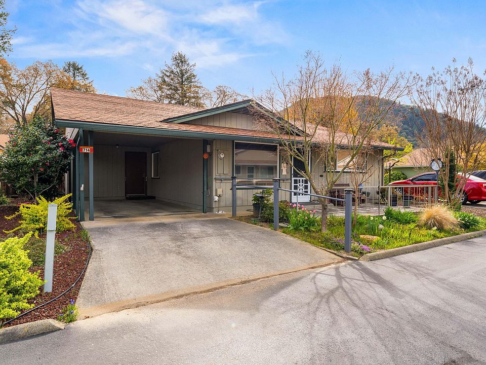 1st image of 714 Brookside Cir