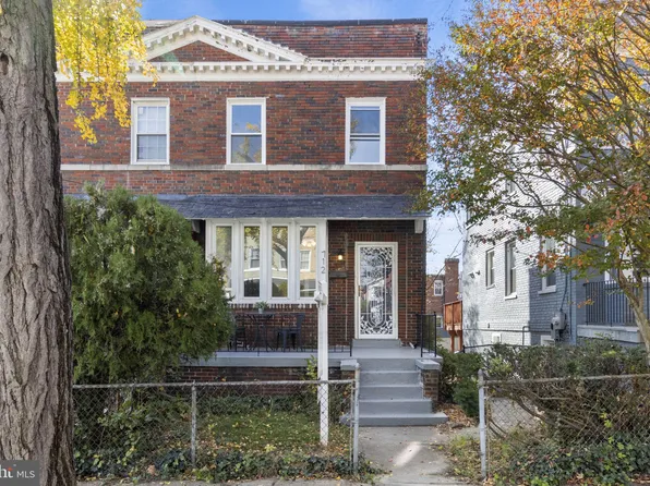 712 Tewkesbury Pl NW, Washington, DC 20012