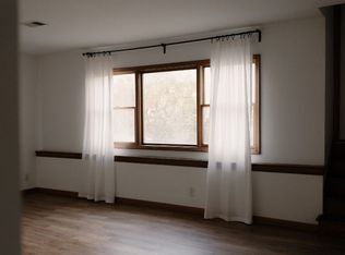 533 Maple Sq #1, Wayzata, MN 55391