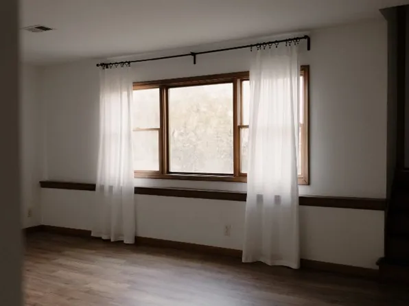 533 Maple Square, 533 Maple Sq #1, Wayzata, MN 55391