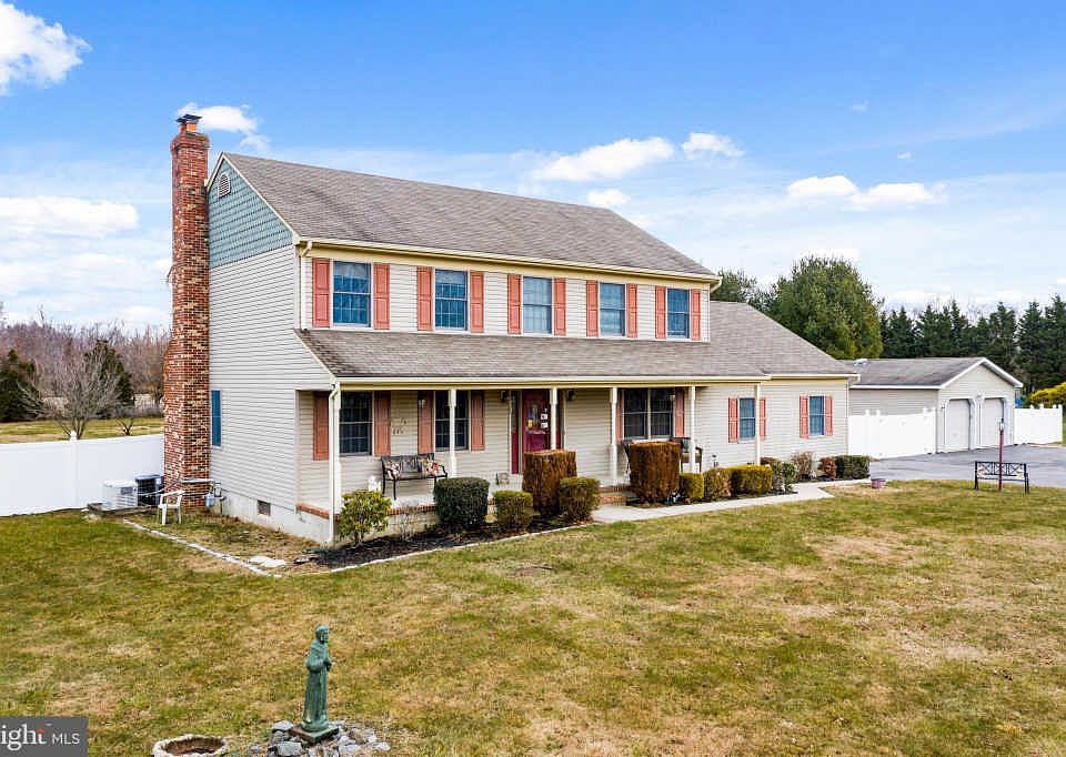 1st image of 341 Fieldcrest Dr