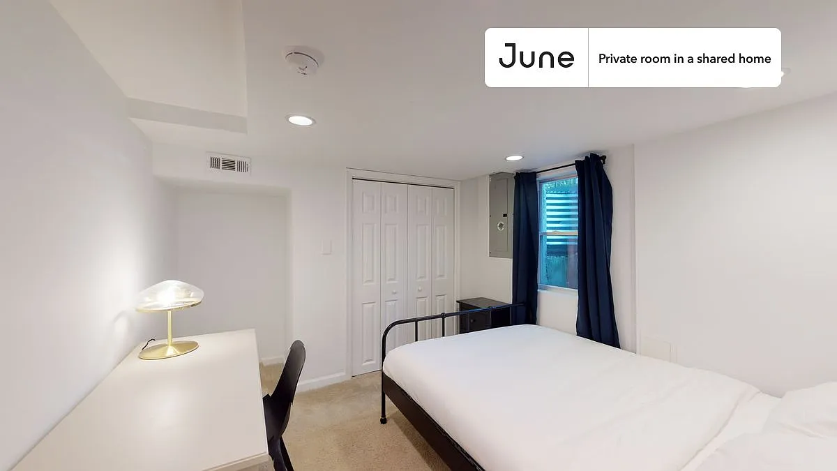 Twin bedroom in 5 bed/2 bath home in Logan Circle #416 BE — Photo 3