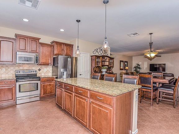 3rd image of 12109 W Patrick Ln