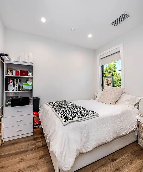 4268 Colbath Ave — Photo 29
