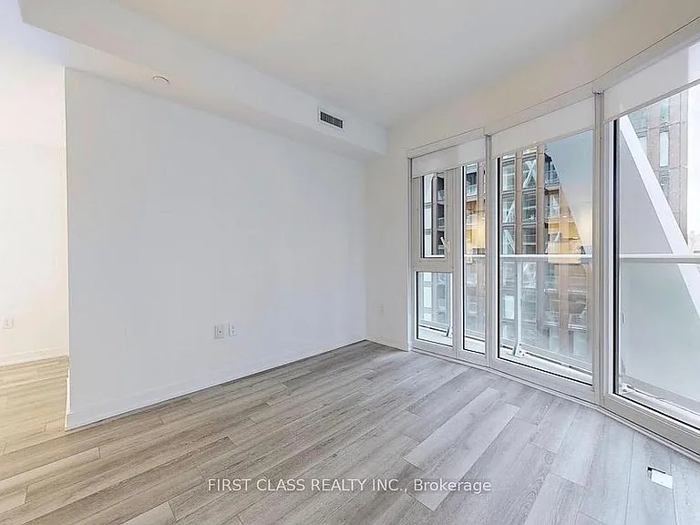 230 Simcoe St #2512 — Photo 16