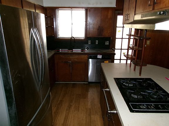 3rd image of 2534 Mecom Dr