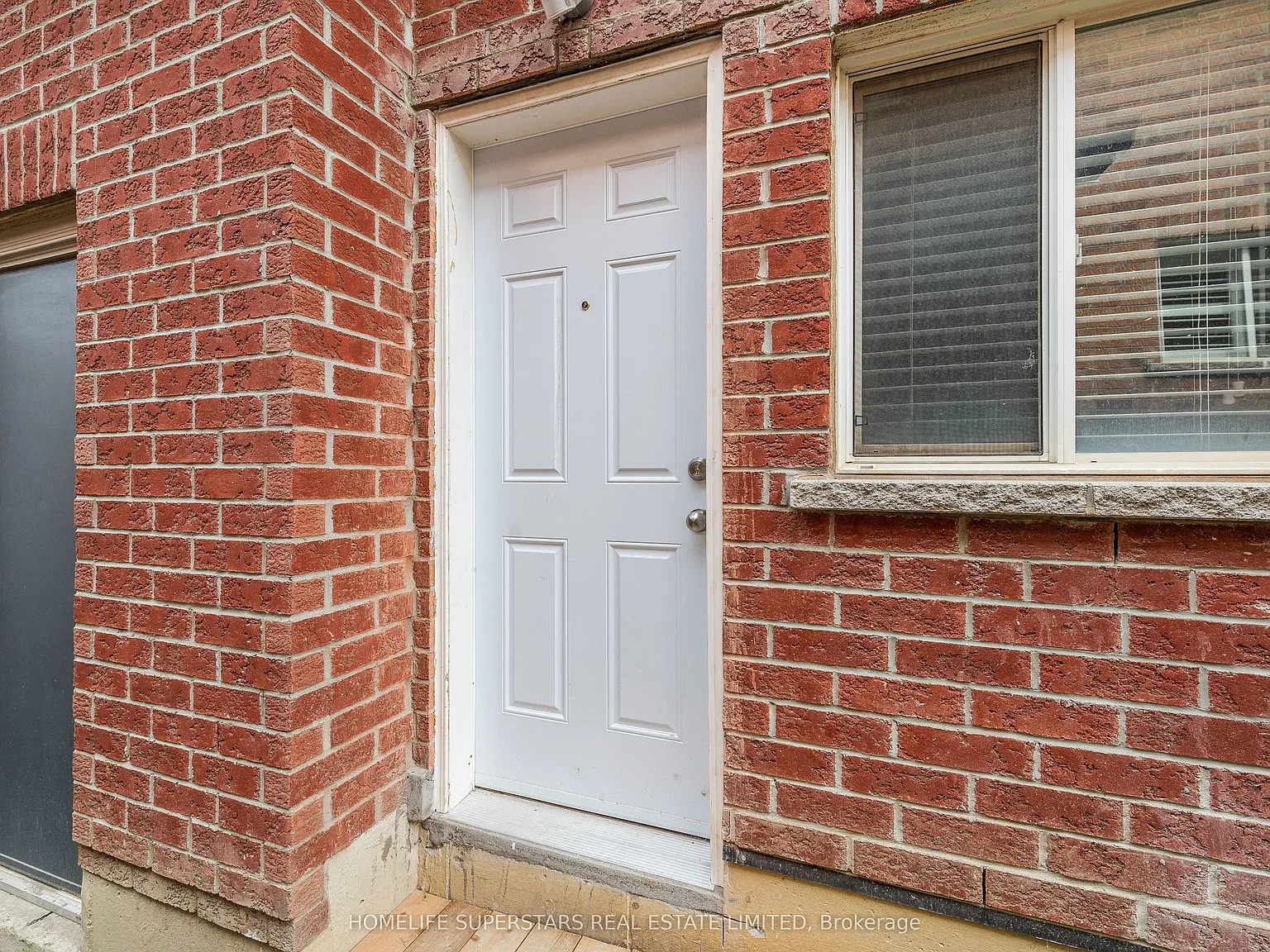 3 bed, $2,000 — Photo 2