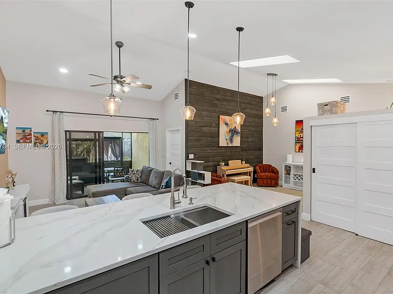 4220 Grove Park Ln — Photo 3