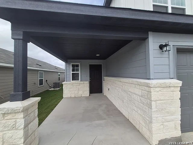 942 Bluegrass Point — Photo 3