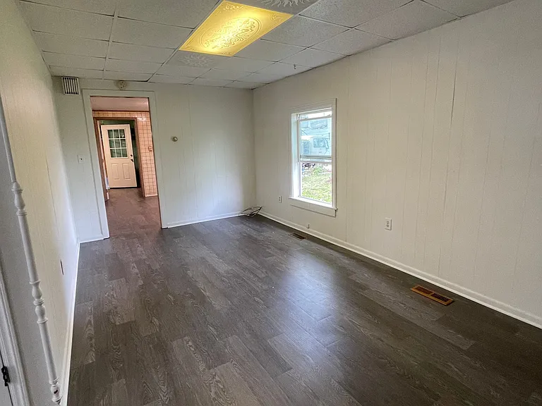 373 W Church St — Photo 5