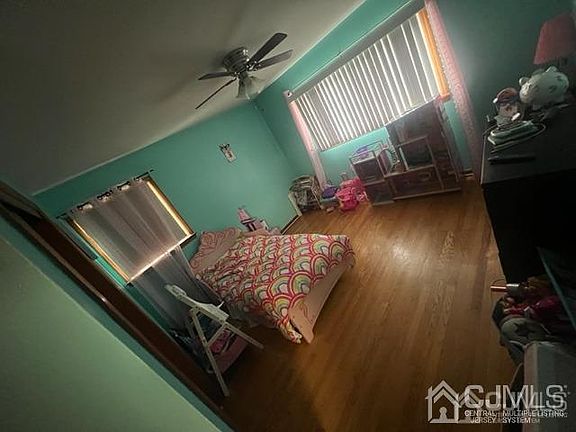 4th image of 1521 W 7th St
