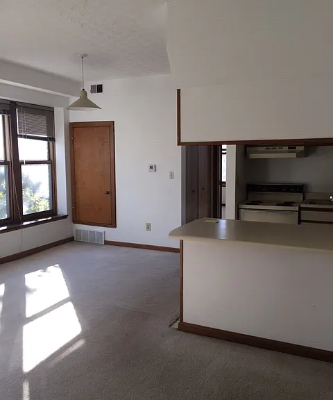 687 N High St #3H — Photo 3