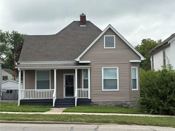 417 S 5th St, Atchison, KS 66002