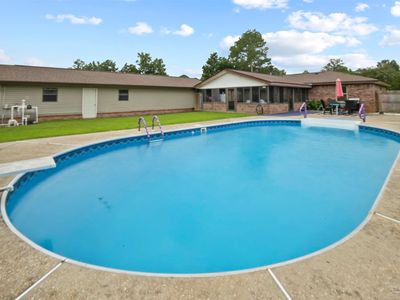 5976 N Blue Angel Pkwy, Pensacola, FL, 32526