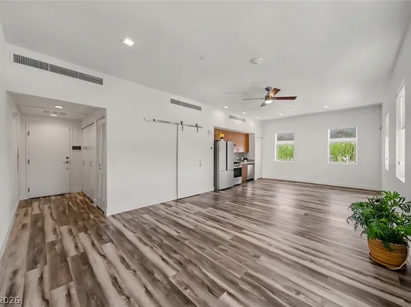 322 S Water St #202, Henderson, NV 89015