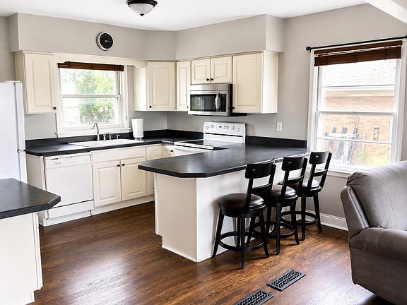 5th image of 2030 Ogilby Rd