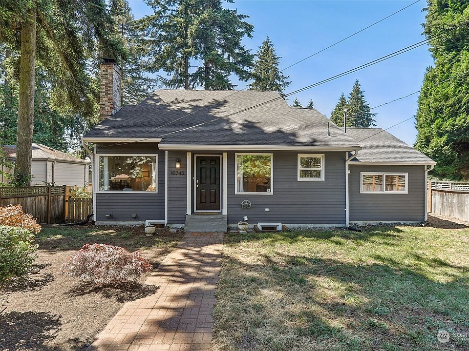 1st image of 10745 Ashworth Avenue N