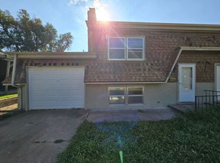 1908 SW Fairmont Rd, Topeka, KS 66604