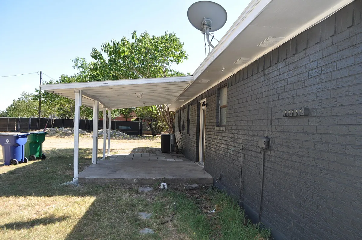 Building Photo - 100 Becky Ln