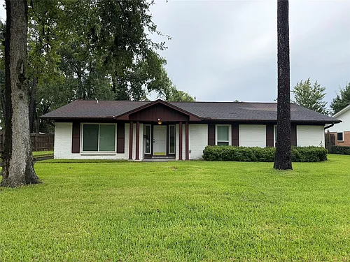 3011 Longwood Ln Photo 1
