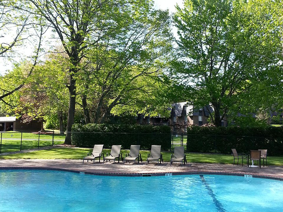 1st image of 24 Stony Brook Dr APT C6